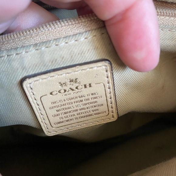 Coach tan shoulder purse - Picture 16 of 16